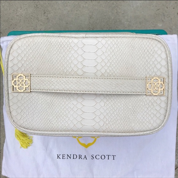 Kendra Scott NWT White Python Carryall Case - Picture 2 of 3